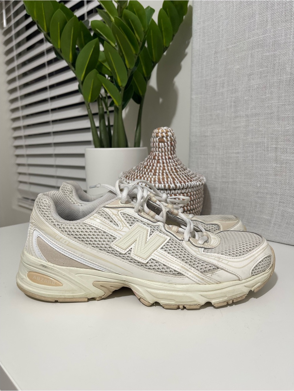 New Balance Women’s 740 Off-White and Beige Mesh Walking Sneakers